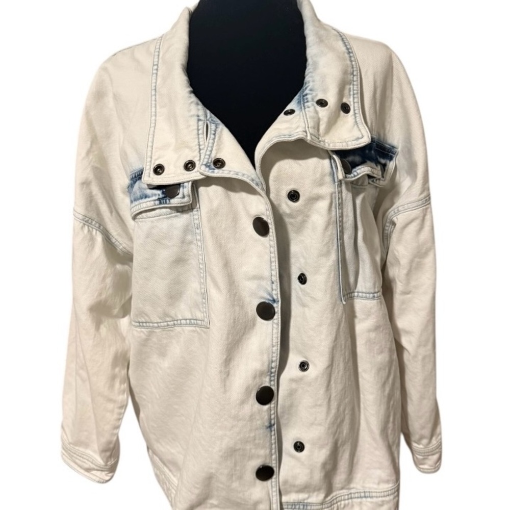 CAbi Drew Oversized White Wash Jean Jacket with Snaps Size S EUC